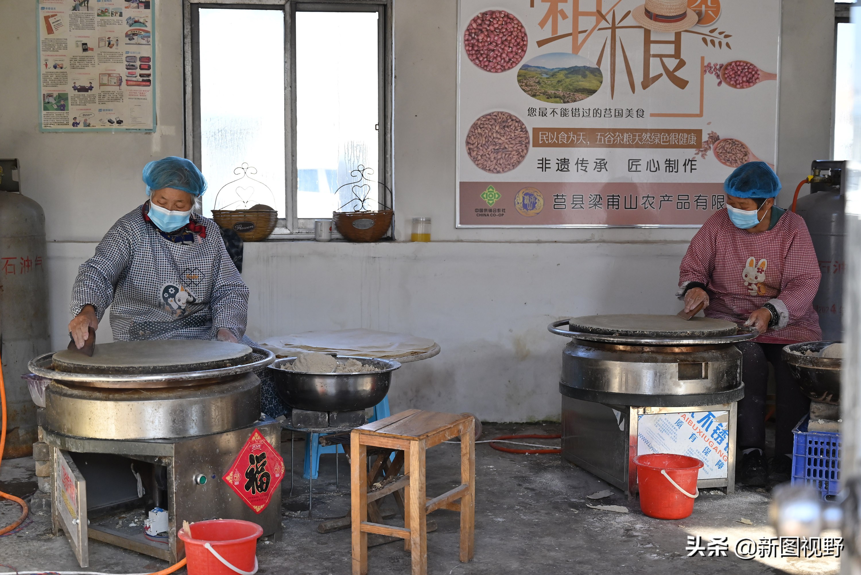 45岁农村大姐，不用进城打工，用祖传手艺做煎饼，一年进账50万